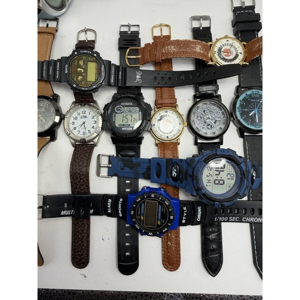 Mixed Brands Mens Watches Lot Of 17 For Parts Or Repair